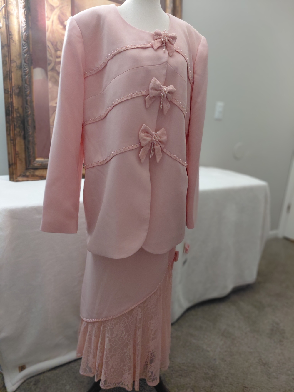 ML Studio Women Pink Elegant two piece Skirt Suit. Beaded Lace Sz 16W New